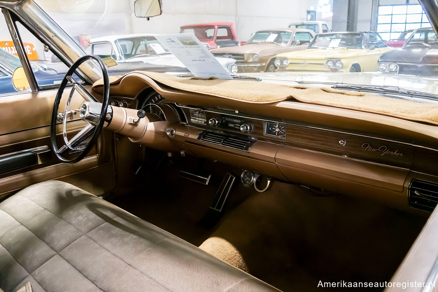Chrysler New Yorker uit 1966
